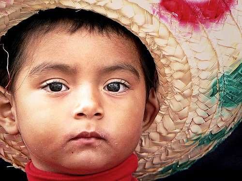 Retrato de un niño con sombrero